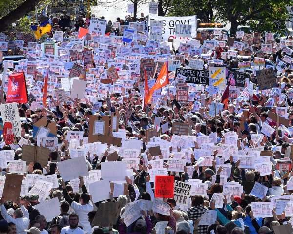 Photo by Stephen Jaquiery. Dunedin hospital march.